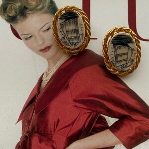 Vintage Gold-Tone Oval Clip Earrings with Black and Cream Art Motif